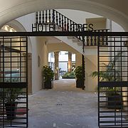 Petit Palace Hotel Tres
